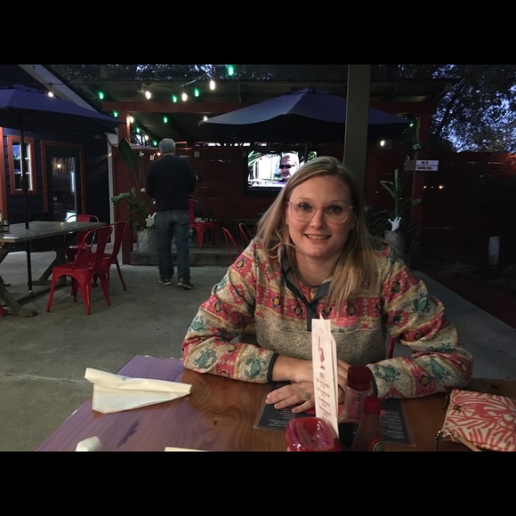 Meet your Posher, Kristen - Picture 1 of 1